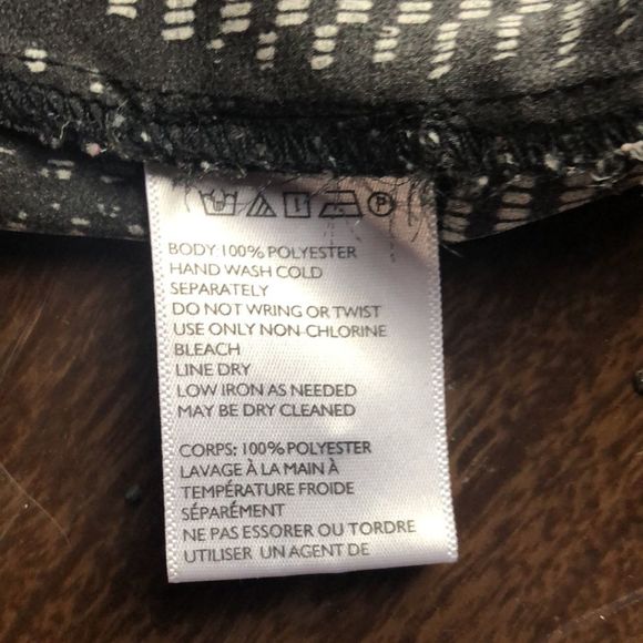 Urban Outfitters/ silence&noise/ sz L /black&white/crop top/short sleeves/ - Picture 11 of 11